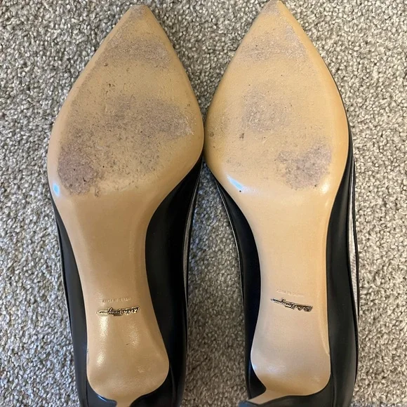 Salvatore Ferragamo black leather heels - Picture 4 of 11